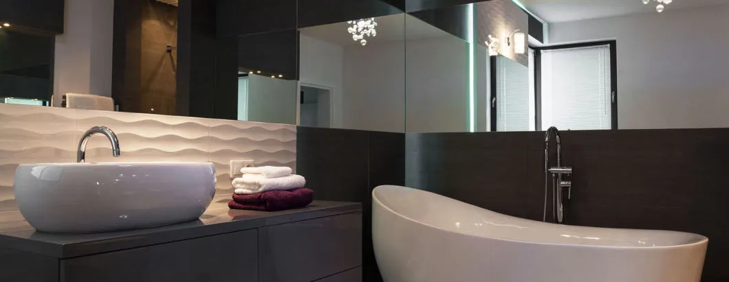 Bad mit freistehender Wanne